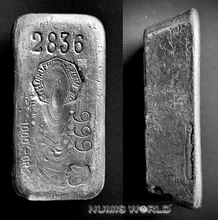 Niederlande, 1000g Drijfhout & Zoon Amsterdam (achteckiger Firmenstempel), Melters, 999, 1000 - GR, Prüfstempel H.D. mit dem Hasen, Barren-Nr. 2836, konische Form, Abmessung: 100 x 50 x 22, historischer Barren, Patina, differenzbesteuert, ss  